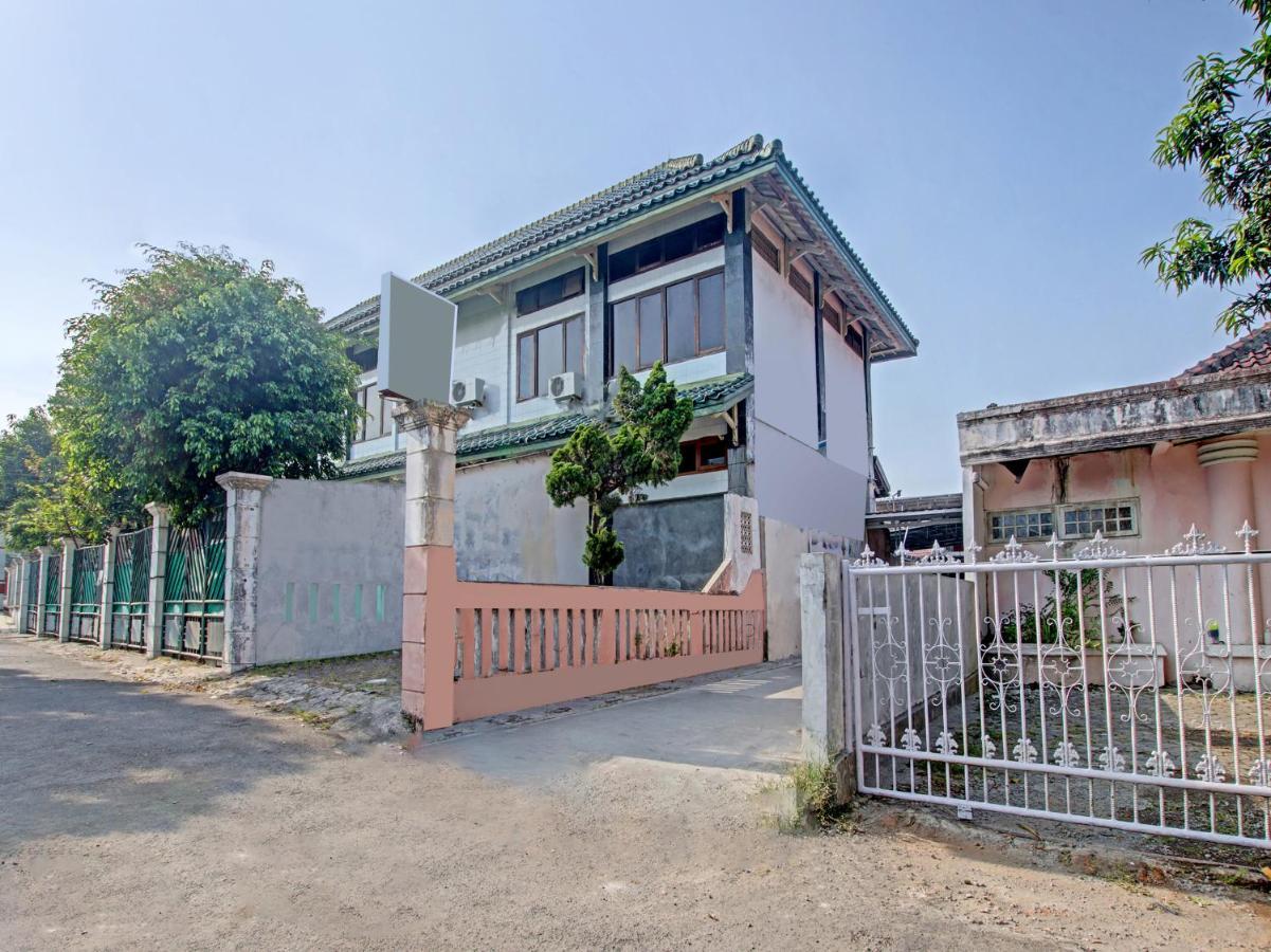 Oyo 91490 Hotel Rumah Kita Cirebon Eksteriør billede